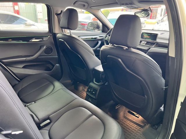 X2 sDrive18i 不是一般休旅，是給「有想法的人」開的車 跑格斜背外型、低趴車身 帥得很剛好  第8張相片