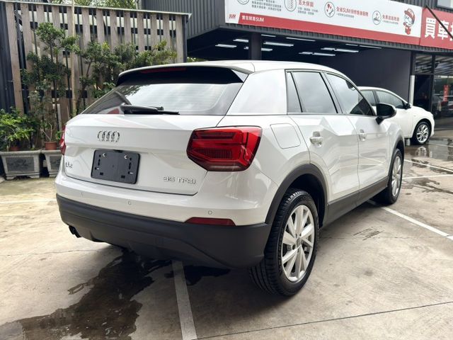 Q2 35 TFSI Luxury ✔ 渦輪動力＋省油科技 ✔ 豪華真皮座艙＋雙區恆溫 ✔ 靈活車身，好停好開超輕鬆  第2張相片