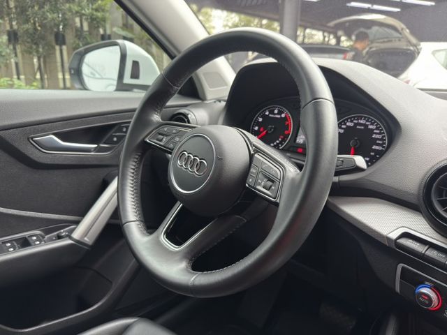 Q2 35 TFSI Luxury ✔ 渦輪動力＋省油科技 ✔ 豪華真皮座艙＋雙區恆溫 ✔ 靈活車身，好停好開超輕鬆  第8張相片