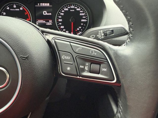 Q2 35 TFSI Luxury ✔ 渦輪動力＋省油科技 ✔ 豪華真皮座艙＋雙區恆溫 ✔ 靈活車身，好停好開超輕鬆  第11張相片