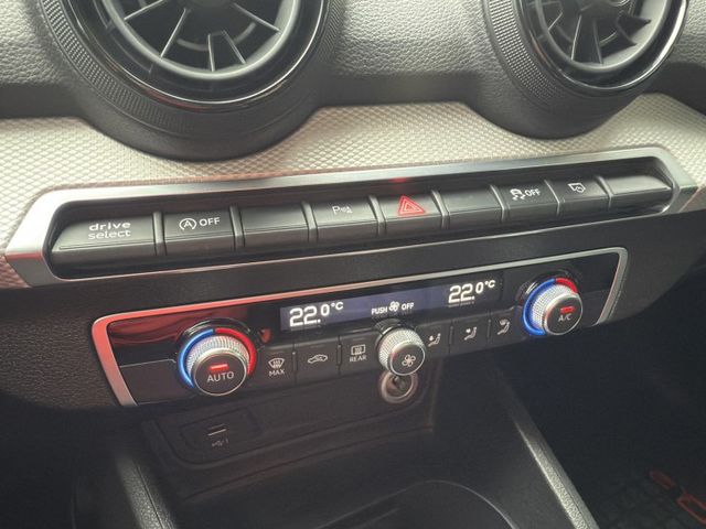 Q2 35 TFSI Luxury ✔ 渦輪動力＋省油科技 ✔ 豪華真皮座艙＋雙區恆溫 ✔ 靈活車身，好停好開超輕鬆  第14張相片