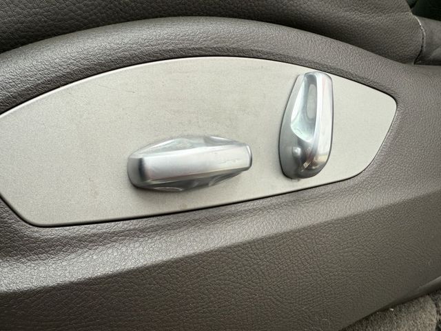 Cayenne Diesel 低調奢華 深藍魅力登場 現在用超親民價格 就能入手當年百萬等級豪華休旅，品質、性能、品牌一  第9張相片