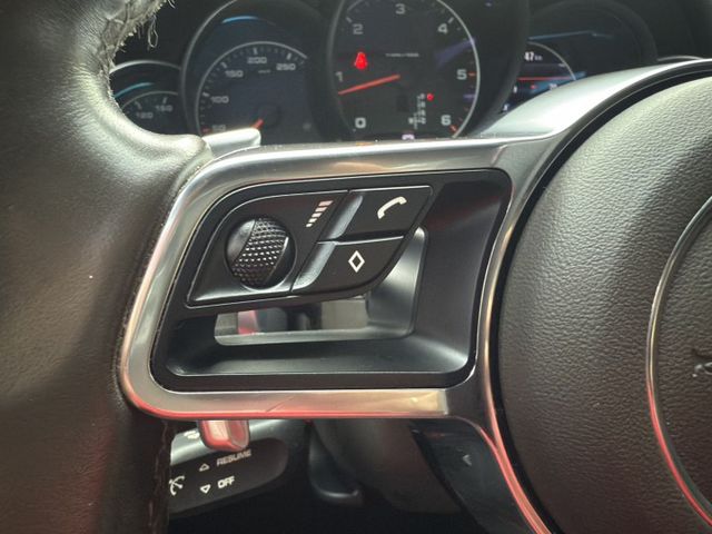 Cayenne Diesel 低調奢華 深藍魅力登場 現在用超親民價格 就能入手當年百萬等級豪華休旅，品質、性能、品牌一  第11張相片