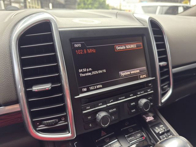 Cayenne Diesel 低調奢華 深藍魅力登場 現在用超親民價格 就能入手當年百萬等級豪華休旅，品質、性能、品牌一  第16張相片