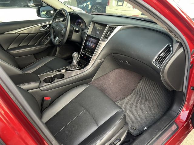 Infiniti Q50 2.0T 旗艦款 雙弓水箱護罩 × 獵豹眼神LED氣場一出場就到位 特別推薦給有藝術氣息的她  第6張相片