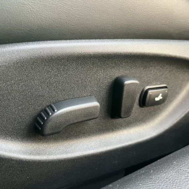 Infiniti Q50 2.0T 旗艦款 雙弓水箱護罩 × 獵豹眼神LED氣場一出場就到位 特別推薦給有藝術氣息的她  第9張相片