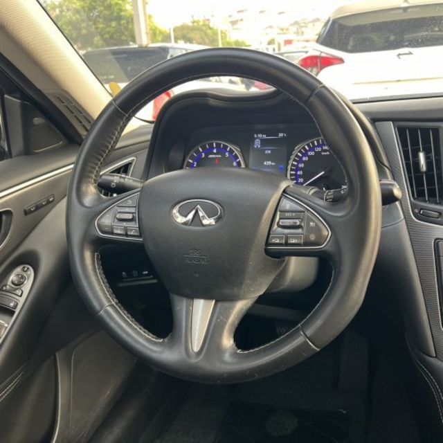 Infiniti Q50 2.0T 旗艦款 雙弓水箱護罩 × 獵豹眼神LED氣場一出場就到位 特別推薦給有藝術氣息的她  第10張相片