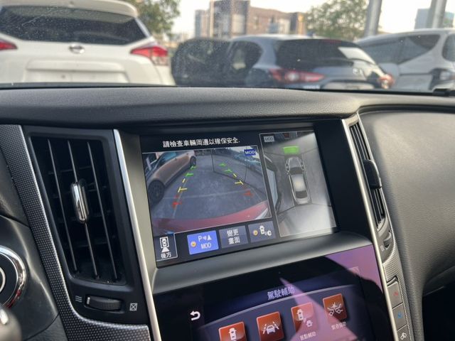 Infiniti Q50 2.0T 旗艦款 雙弓水箱護罩 × 獵豹眼神LED氣場一出場就到位 特別推薦給有藝術氣息的她  第17張相片