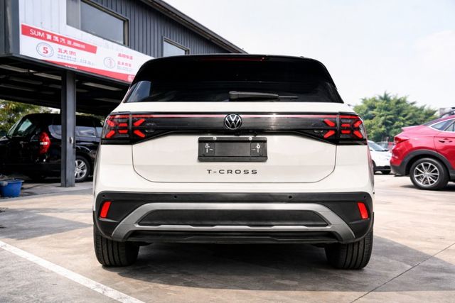 230 TSI Style Design 潮流小休旅，質感與科技一次到位 好開、好停、好安全，還很有型——這就是你每天都  第4張相片