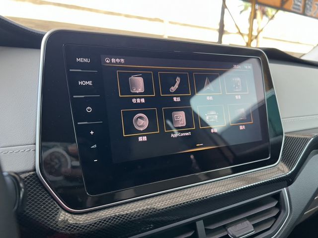 230 TSI Style Design 潮流小休旅，質感與科技一次到位 好開、好停、好安全，還很有型——這就是你每天都  第13張相片