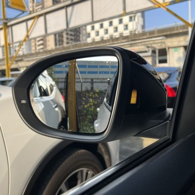 230 TSI Style Design 潮流小休旅，質感與科技一次到位 好開、好停、好安全，還很有型——這就是你每天都  第19張相片