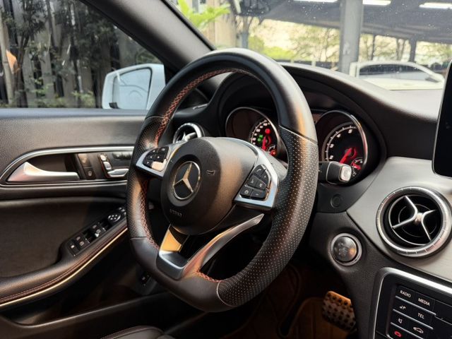 CLA250 白色登場！保值性高、氣質加分 特別推薦給：文教工作者、藝術創作者、講究形象的中小企業女老闆  第9張相片