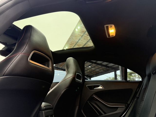 CLA250 白色登場！保值性高、氣質加分 特別推薦給：文教工作者、藝術創作者、講究形象的中小企業女老闆  第16張相片