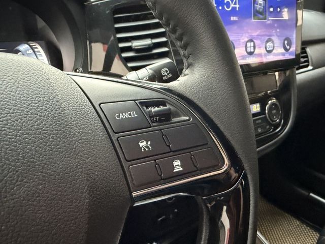 Outlander 尊貴型 大空間休旅，載人載物都OK 安卓機升級，導航影音更便利 這台就是「什麼都剛剛好」的實用休旅  第13張相片