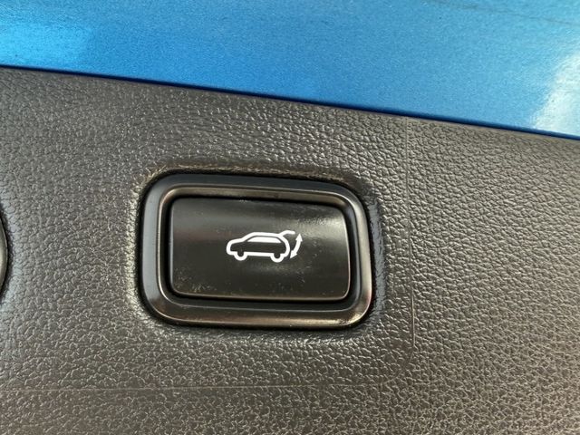 旗艦版 177匹＋7速DCT，動力強又省油，歐化操控與高剛性車體，安全、好開又有質感，是少數「什麼都到位」的中型  第5張相片