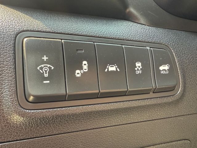 旗艦版 177匹＋7速DCT，動力強又省油，歐化操控與高剛性車體，安全、好開又有質感，是少數「什麼都到位」的中型  第11張相片