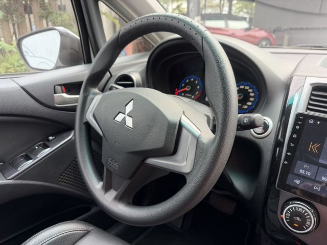 小資族、通勤族首選！ 好開、省油、好停車，市區代步超輕鬆 掀背大空間，買東西、載東西都很夠用  第9張相片