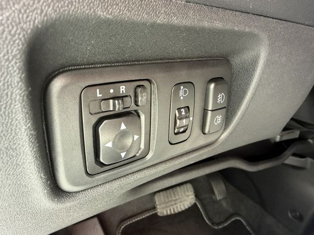 小資族、通勤族首選！ 好開、省油、好停車，市區代步超輕鬆 掀背大空間，買東西、載東西都很夠用  第10張相片