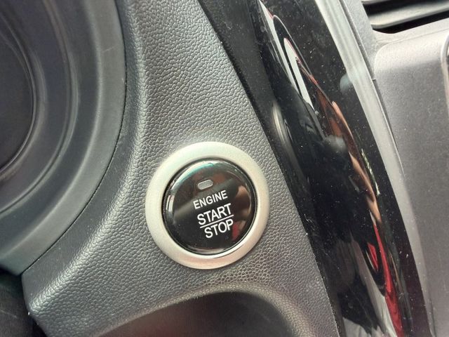 小資族、通勤族首選！ 好開、省油、好停車，市區代步超輕鬆 掀背大空間，買東西、載東西都很夠用  第11張相片