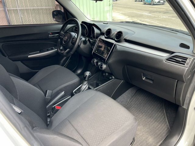 GLX 輕油電小鋼炮 SHVS輕油電系統 省油又順暢，起步更輕快、通勤超有感 小車大享受、好開又好省  第6張相片