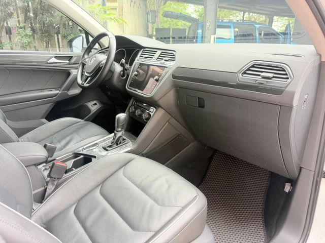 280 TSI Comfortline 動力夠、空間大、安全滿配，開起來穩、坐起來舒服 一台可以陪你通勤、載家人、跑長途  第7張相片