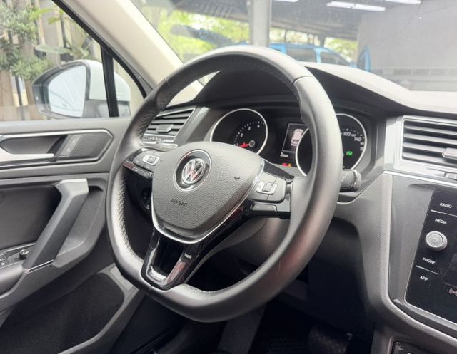 280 TSI Comfortline 動力夠、空間大、安全滿配，開起來穩、坐起來舒服 一台可以陪你通勤、載家人、跑長途  第10張相片