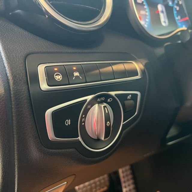 C-Class (W205) C200 星夜版 48V 輕油電 這台，這台，不只是C-Class 是你下一個階段的門面  第10張相片