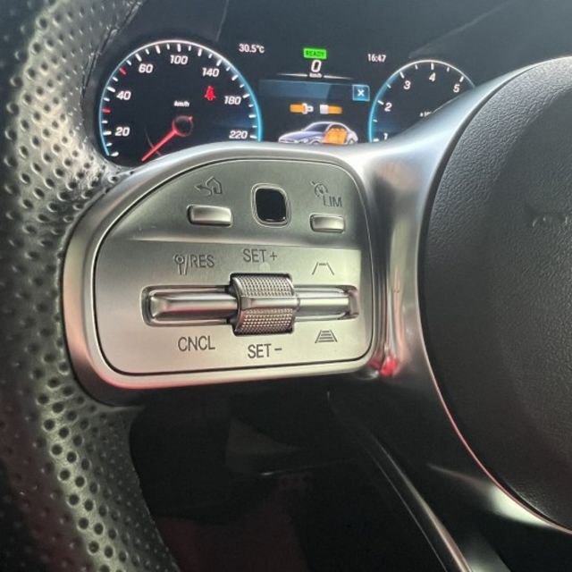 C-Class (W205) C200 星夜版 48V 輕油電 這台，這台，不只是C-Class 是你下一個階段的門面  第11張相片