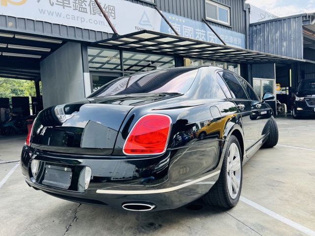 Bentley整車均在於英國Crewe工廠中，採用純手工所打造 原價 1280萬 現在入手不用1折價！  第2張相片