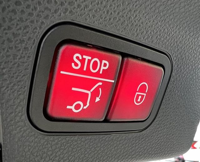 4MATIC 輕油電 10.25吋觸控螢幕＋mbux智慧聲控（hey 賓士！） 23p智慧駕駛輔助套件  第6張相片