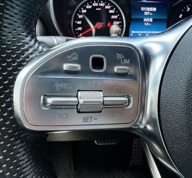 4MATIC 輕油電 10.25吋觸控螢幕＋mbux智慧聲控（hey 賓士！） 23p智慧駕駛輔助套件  第12張相片
