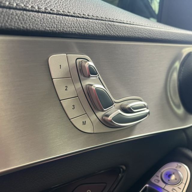 C-Class (W205) C200 星夜版 48V 輕油電 這台，這台，不只是C-Class 是你下一個階段的門面  第8張相片