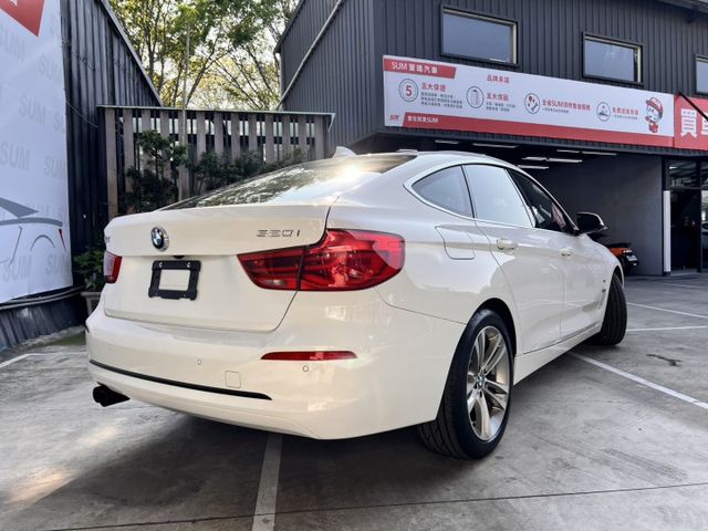 GT 320i Sport 總代理 質感與實用一次到位！跑車線條＋掀背大空間 主動式尾翼＋空力設計，高速穩定更安心  第2張相片