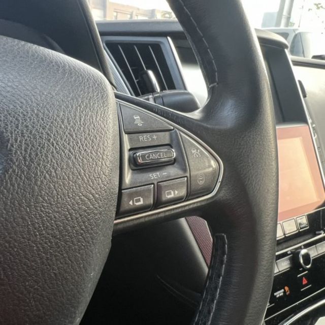 Infiniti Q50 2.0T 旗艦款 雙弓水箱護罩 × 獵豹眼神LED氣場一出場就到位 特別推薦給有藝術氣息的她  第13張相片