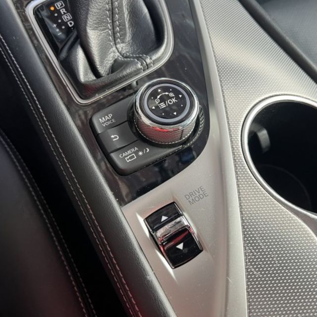 Infiniti Q50 2.0T 旗艦款 雙弓水箱護罩 × 獵豹眼神LED氣場一出場就到位 特別推薦給有藝術氣息的她  第18張相片