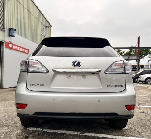 3.5L V6油電動力＋4WD四輪驅動，動力順暢、行路穩定，不論市區通勤或假日露營都輕鬆應對  第4張相片
