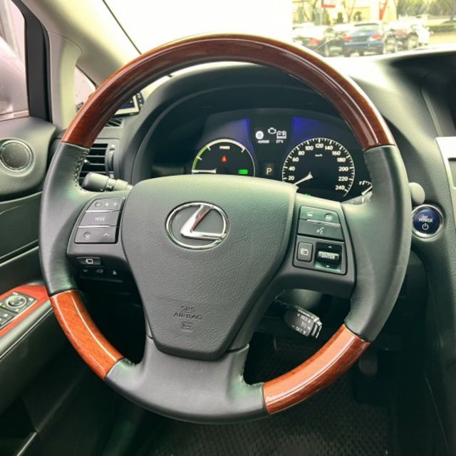 3.5L V6油電動力＋4WD四輪驅動，動力順暢、行路穩定，不論市區通勤或假日露營都輕鬆應對  第10張相片