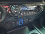 Toyota Hilux 2.8 柴油 陪我上山下海、跑市集載貨的最佳戰友 真正用實力說話的一台車  第18張縮圖