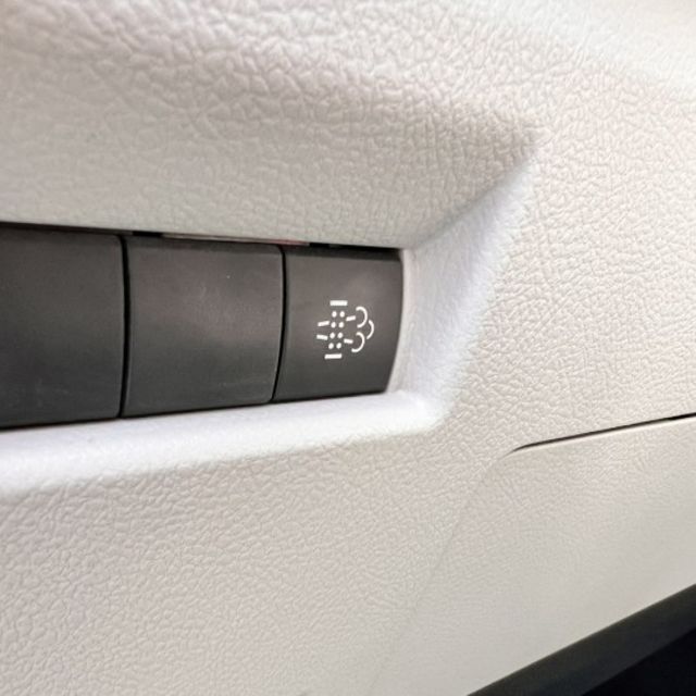 強勁的 2.8L 柴油渦輪引擎、靈活的操控（5.5米小迴轉半徑）、寬敞實用的載物空間，以及日本進口的高品質與可靠性  第9張相片