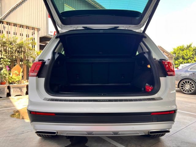 330 TSI COMFORTLINE✔ 德系操控穩定 ✔ 空間大、好載物 ✔ 安全配備完整 ✔ 適合家庭/通勤/長途  第5張相片