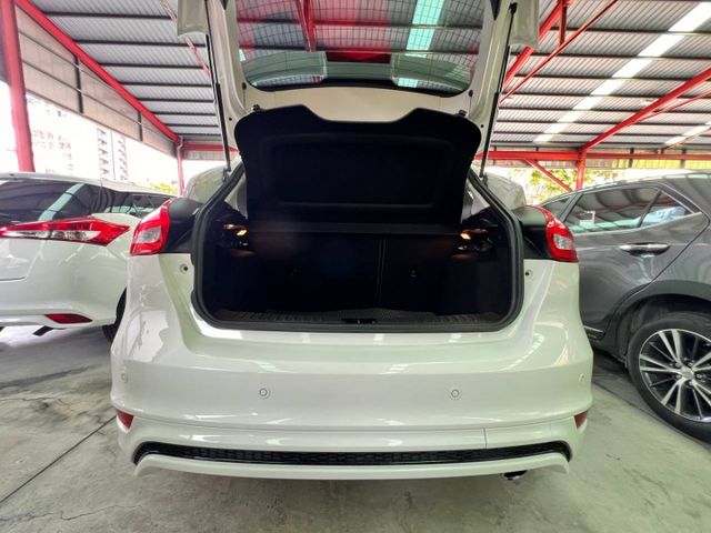 5D EcoBoost 180運動化調校的懸吊及避震系統 在行駛過程中能讓駕駛者獲得直接、積極的路感反饋  第5張相片