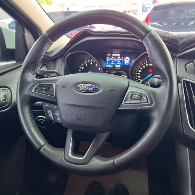 5D EcoBoost 180運動化調校的懸吊及避震系統 在行駛過程中能讓駕駛者獲得直接、積極的路感反饋  第9張相片