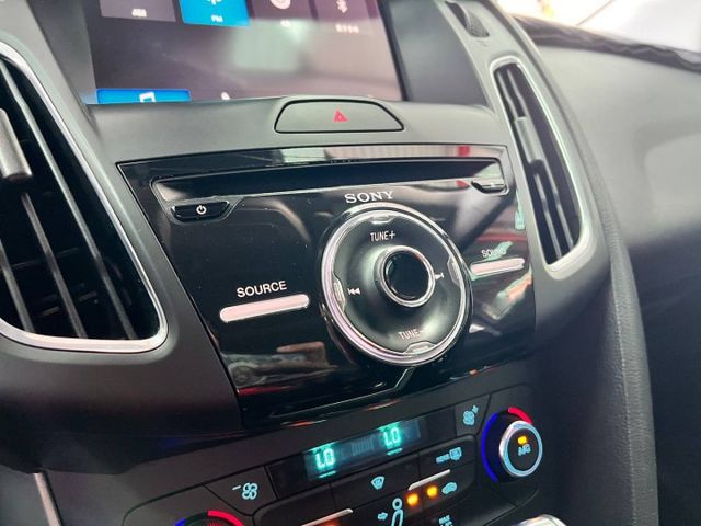 5D EcoBoost 180運動化調校的懸吊及避震系統 在行駛過程中能讓駕駛者獲得直接、積極的路感反饋  第15張相片