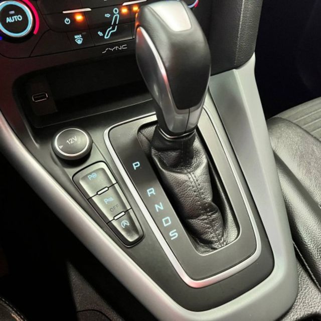 5D EcoBoost 180運動化調校的懸吊及避震系統 在行駛過程中能讓駕駛者獲得直接、積極的路感反饋  第17張相片