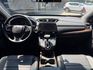 CR-V S版  以「好開、耐用、空間大」聞名，後座與行李廂表現優異 無論通勤、接送小孩或全家出遊都相當實用  第6張縮圖