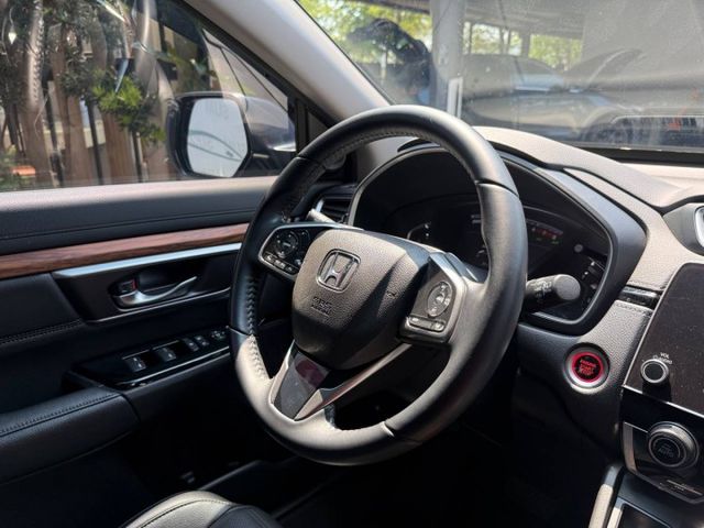 CR-V S版  以「好開、耐用、空間大」聞名，後座與行李廂表現優異 無論通勤、接送小孩或全家出遊都相當實用  第10張相片