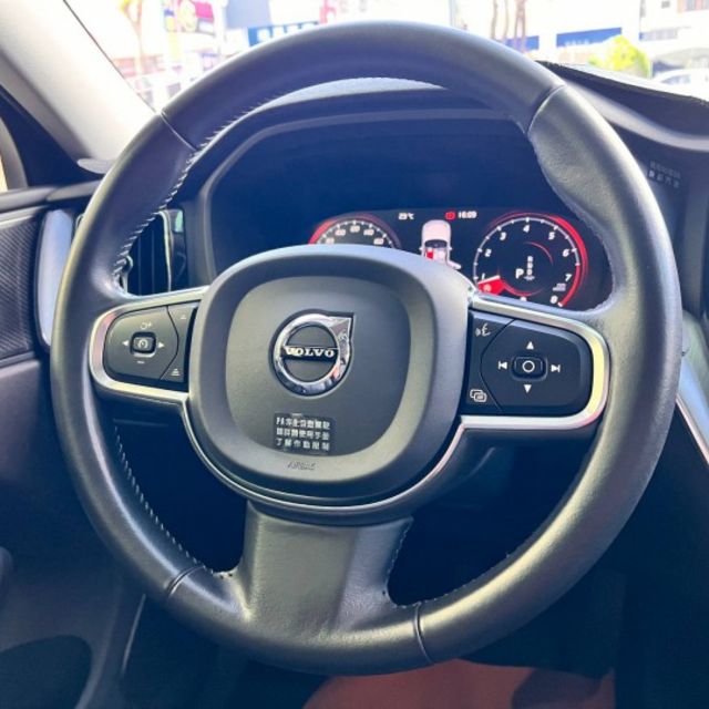 B5 AWD 不只是一台豪華休旅，更是把「安全、質感、科技」做到極致的北歐代表作 H.K音響 ACC跟車 360環景  第10張相片