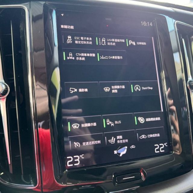 B5 AWD 不只是一台豪華休旅，更是把「安全、質感、科技」做到極致的北歐代表作 H.K音響 ACC跟車 360環景  第17張相片