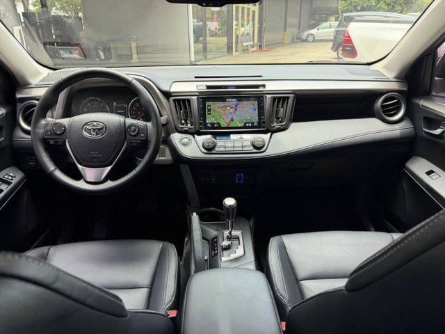 尊爵版 ACC 環景 原廠保養 一台可以陪您很久的好車！車況好 ~ 可分期 輕鬆貸 全額貸  第5張相片