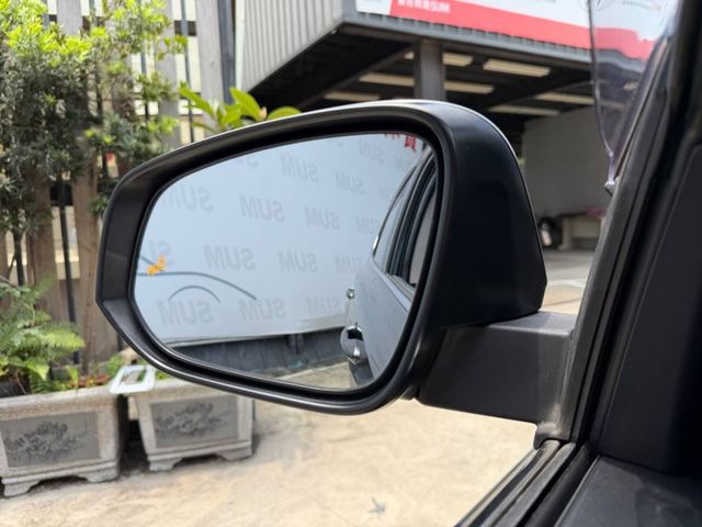 尊爵版 ACC 環景 原廠保養 一台可以陪您很久的好車！車況好 ~ 可分期 輕鬆貸 全額貸  第19張相片